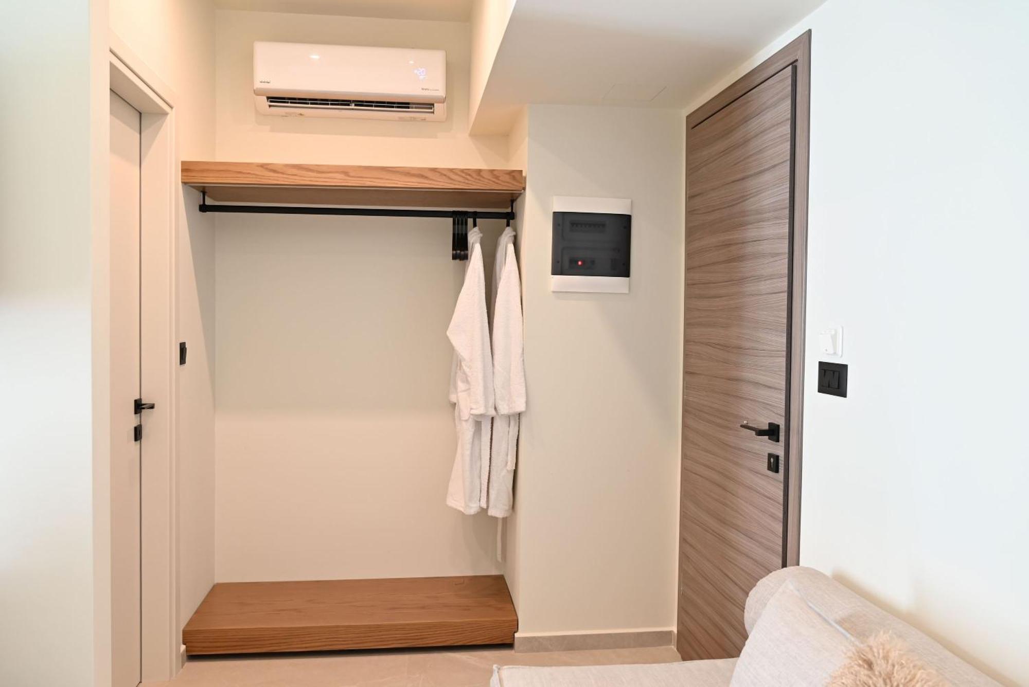 Rhotheon Suites In Іялісос Екстер'єр фото