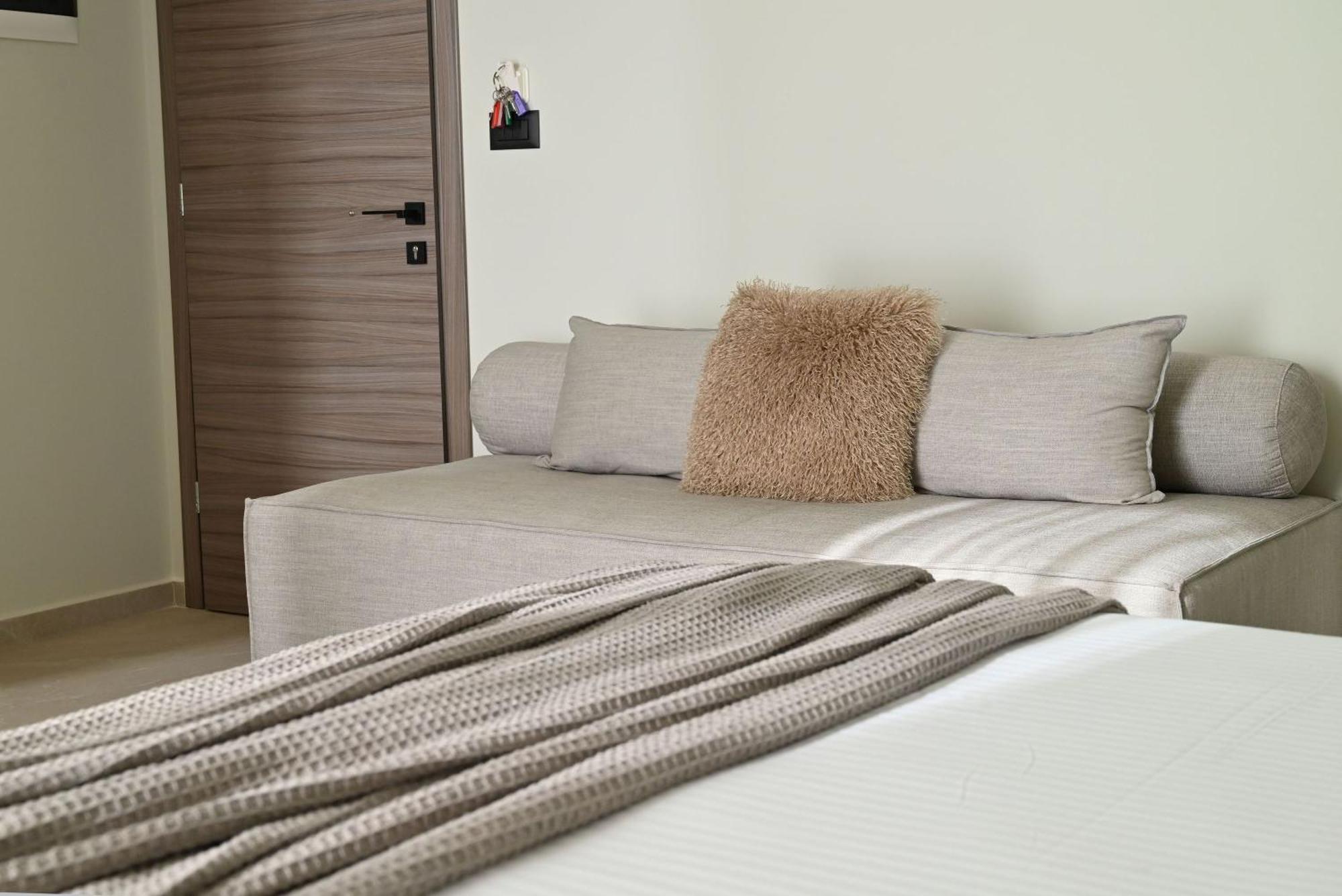 Rhotheon Suites In Іялісос Екстер'єр фото